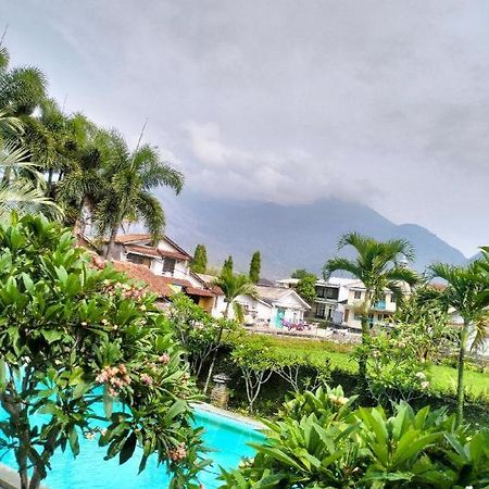Hotel Augusta Garut Exterior photo