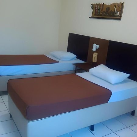 Hotel Augusta Garut Exterior photo