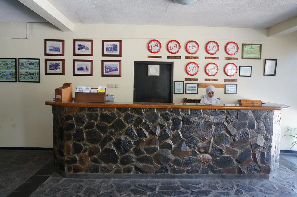 Hotel Augusta Garut Exterior photo