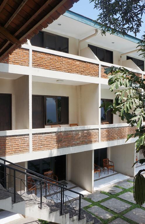 Hotel Augusta Garut Exterior photo