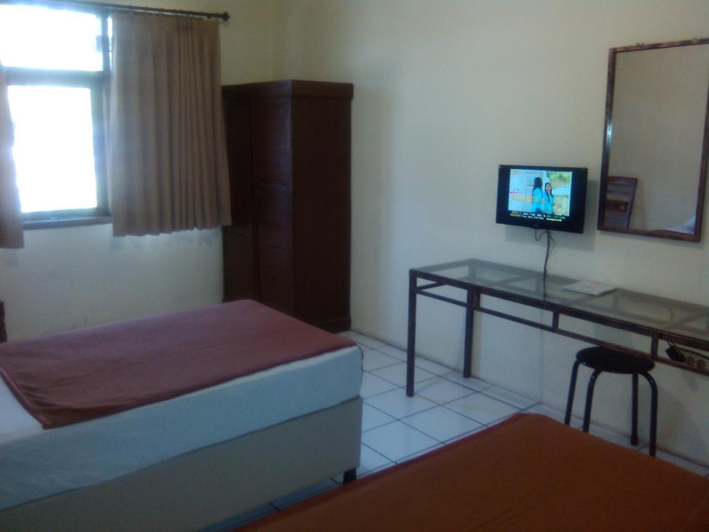 Hotel Augusta Garut Exterior photo