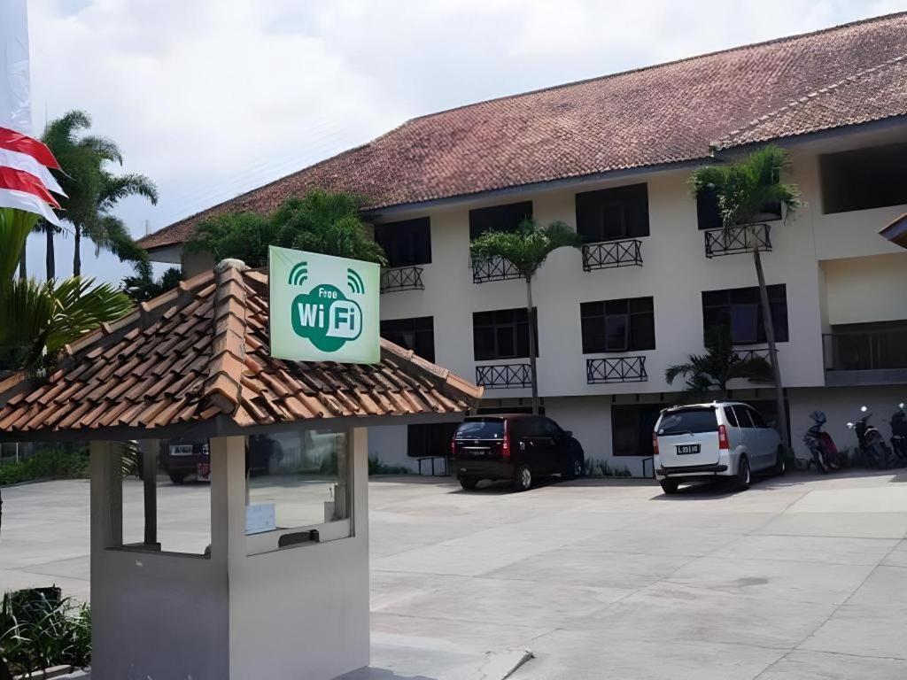 Hotel Augusta Garut Exterior photo