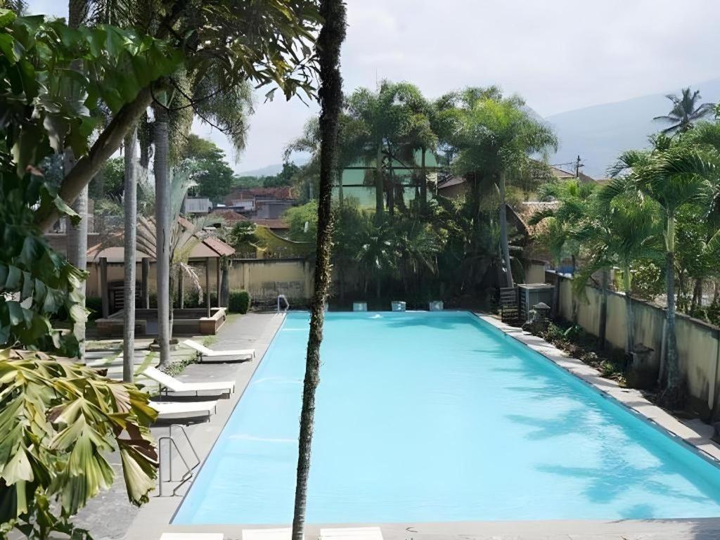 Hotel Augusta Garut Exterior photo