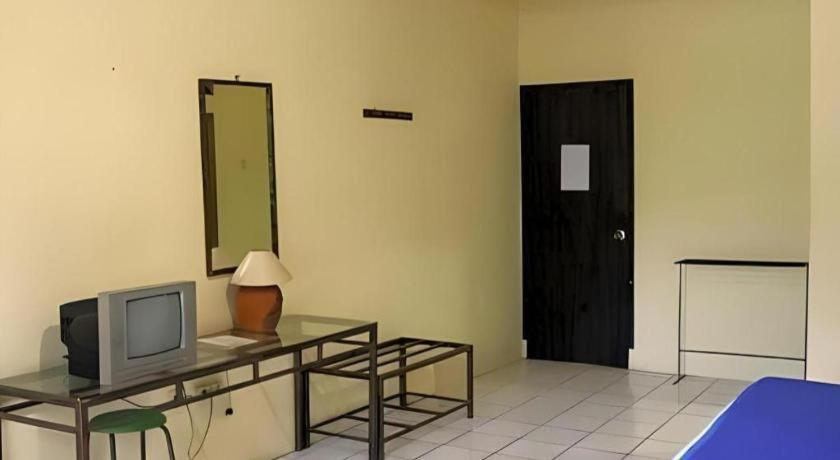 Hotel Augusta Garut Exterior photo