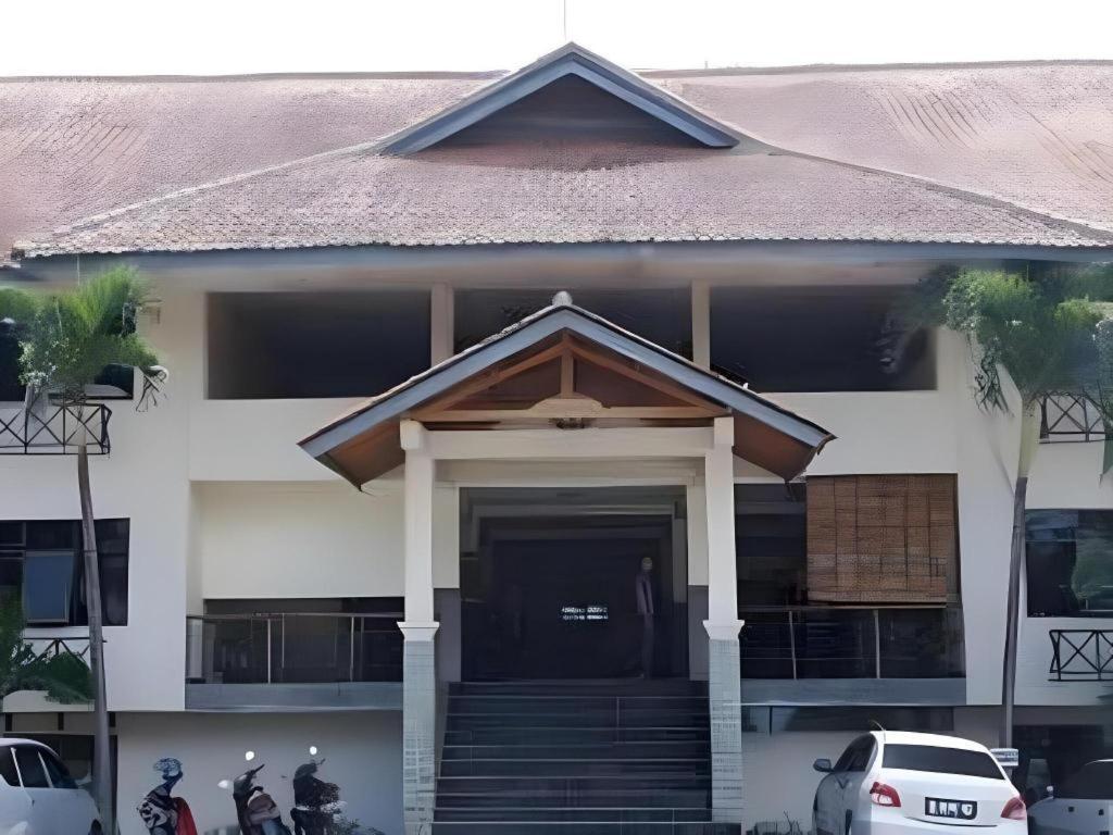 Hotel Augusta Garut Exterior photo